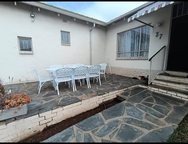 3 BEDROOM HOUSE FOR SALE IN SYMHURST